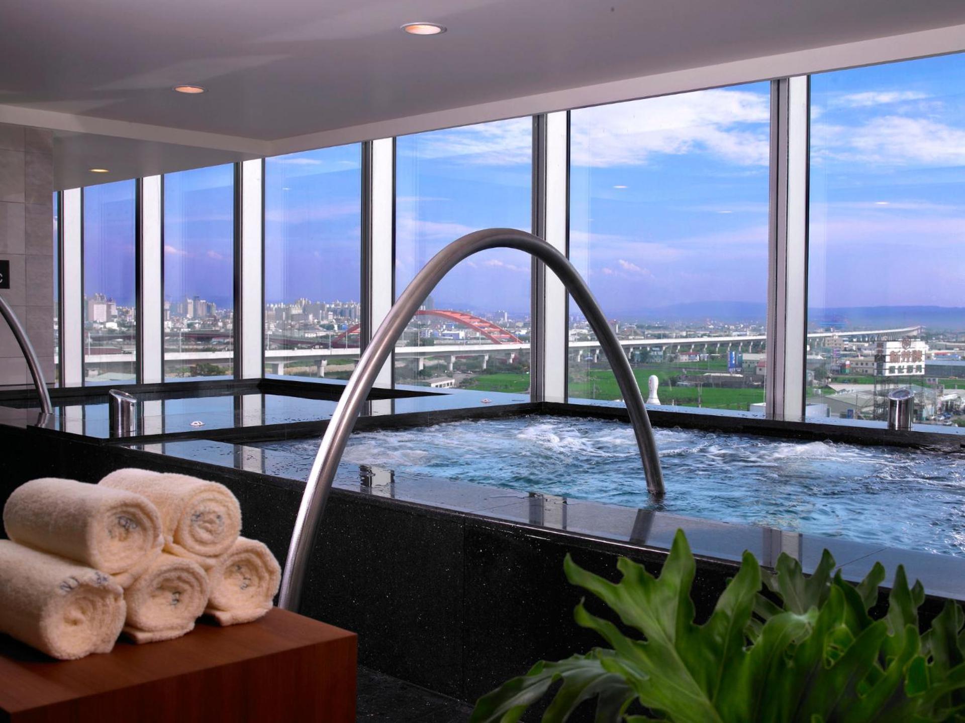 Windsor Hotel Taichung Luaran gambar The spa at the InterContinental