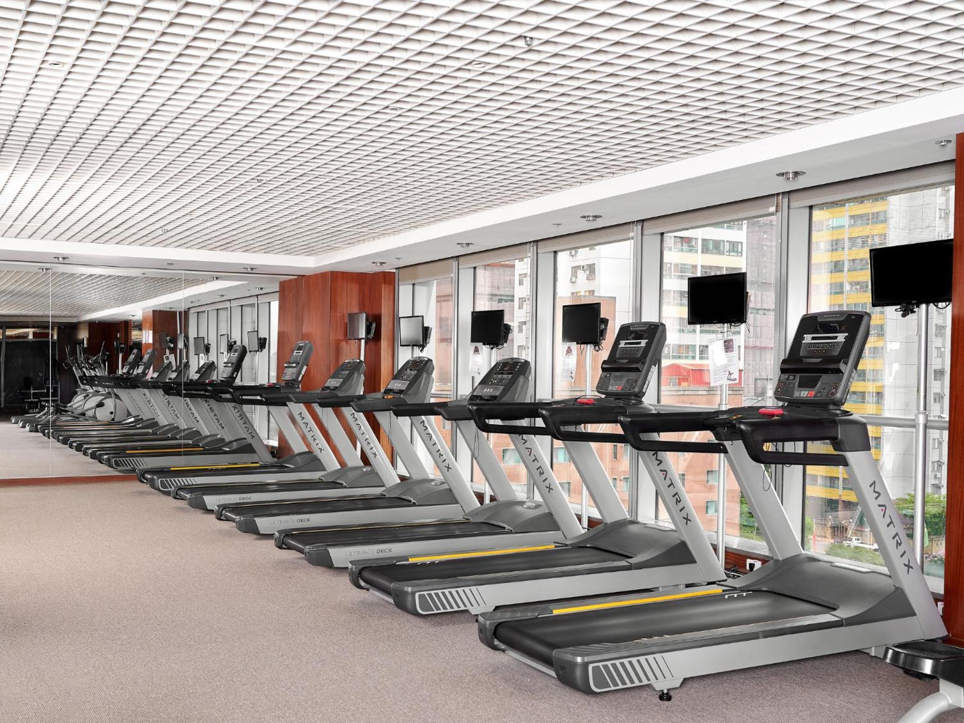 Windsor Hotel Taichung Luaran gambar A row of treadmills